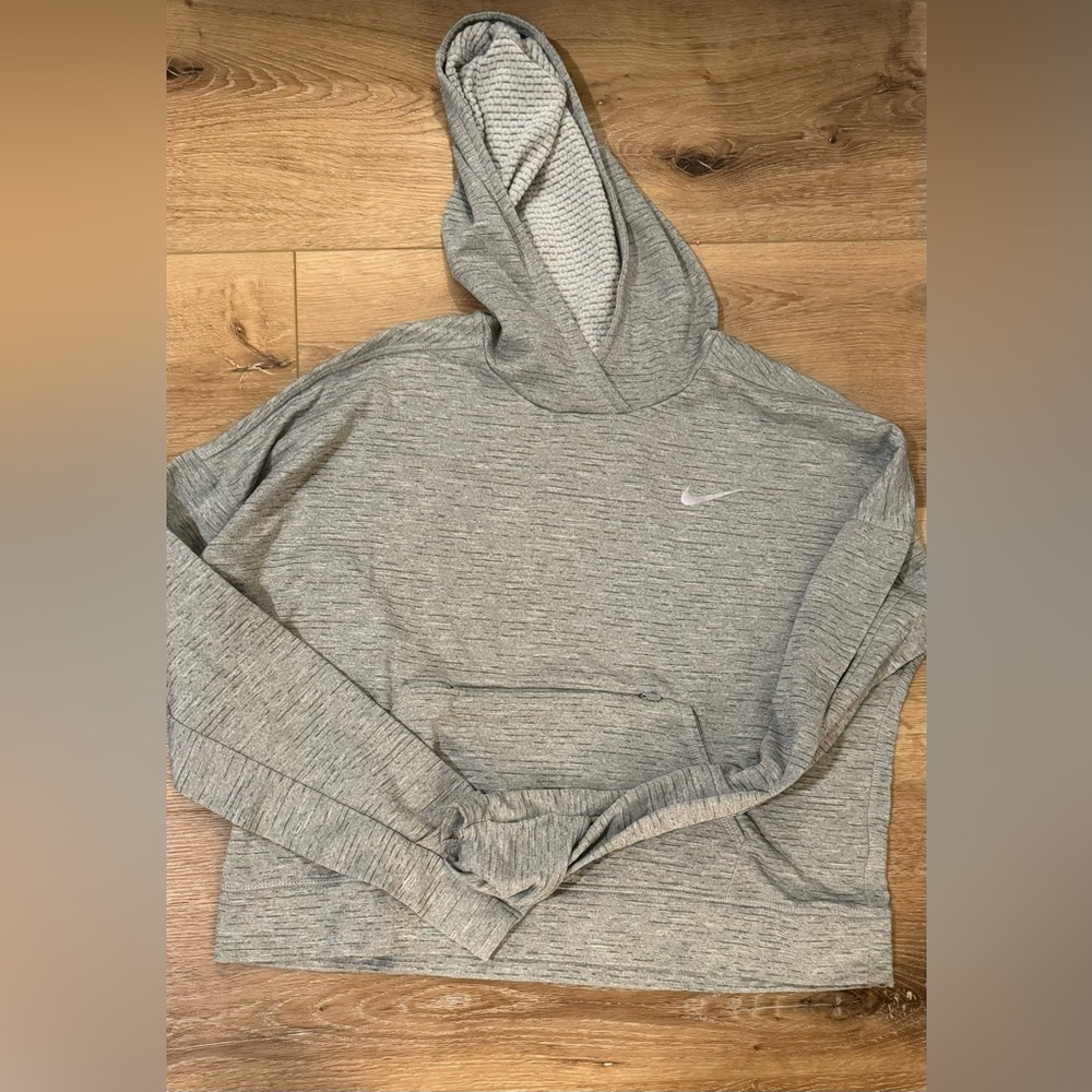 Nike - Picture 2 of 5